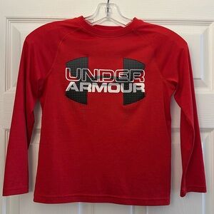 UnderArmour boys size YSM loose fit, heat gear long sleeve red shirt